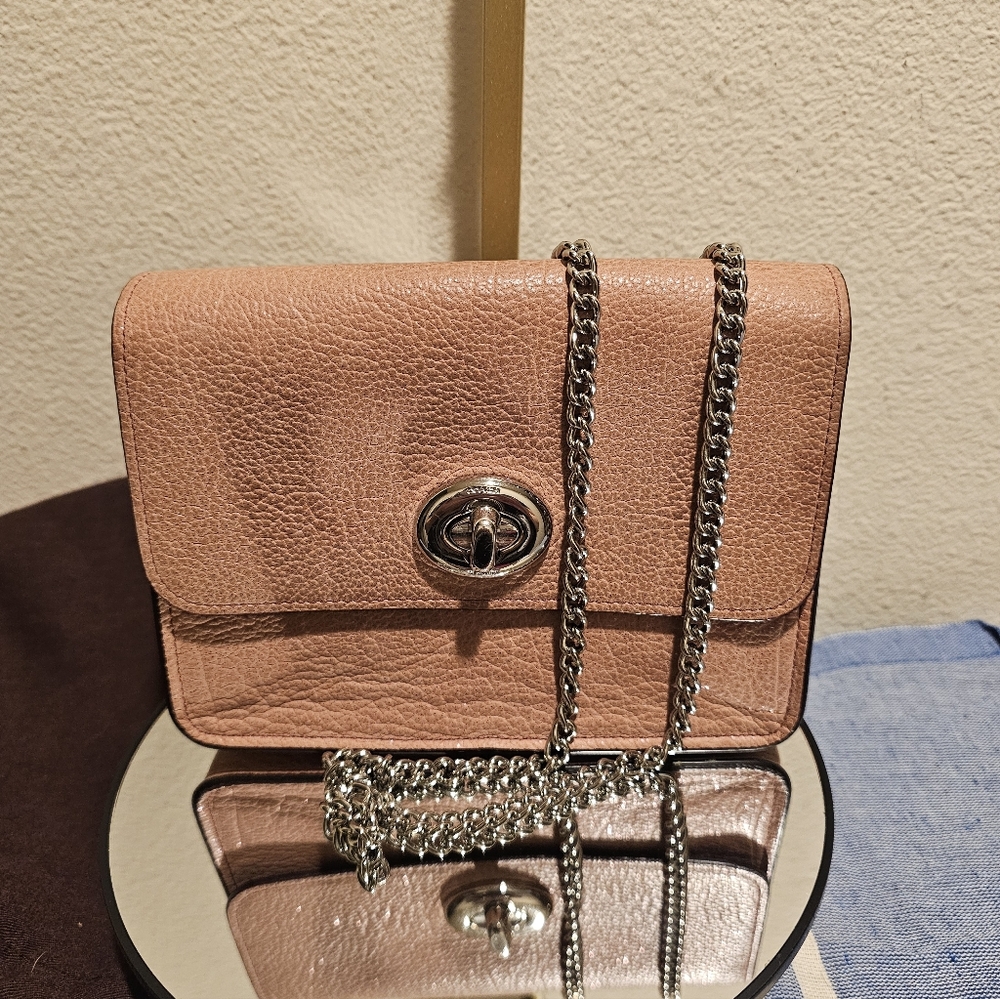 COACH Classic Pebbled Leather Crossbody Bag in Dusty Pink
